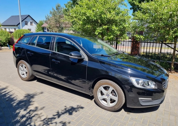 Volvo V60 cena 51900 przebieg: 148121, rok produkcji 2016 z Tuchów małe 137